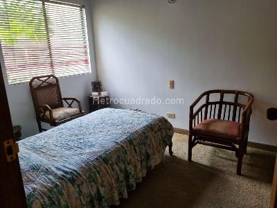 Casa de 3 alcobas en venta en El Poblado La Florida, Medellín, 236 m² · foto 14 de 20