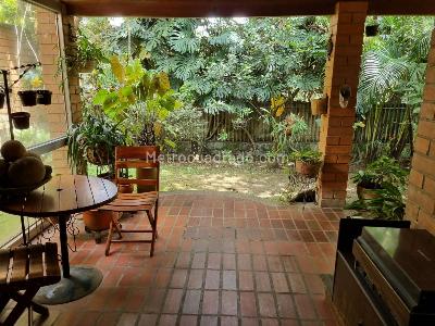 Casa de 3 alcobas en venta en El Poblado La Florida, Medellín, 236 m² · foto 4 de 20