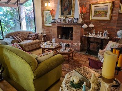 Casa de 3 alcobas en venta en El Poblado La Florida, Medellín, 236 m² · foto 3 de 20