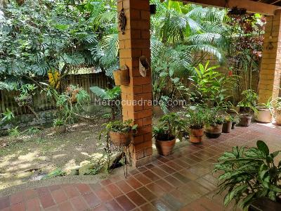 Casa de 3 alcobas en venta en El Poblado La Florida, Medellín, 236 m² · foto 8 de 20