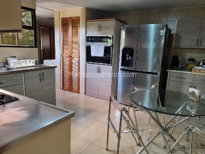 Apartamento de 4 alcobas en venta en Castropol, Medellín, 235 m² · foto 10 de 20
