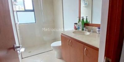 Apartamento de 2 alcobas en venta en Poblado San Lucas, Medellín, 108 m² · foto 11 de 15