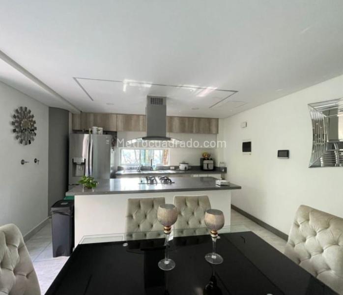 Piso – Medellín - Más