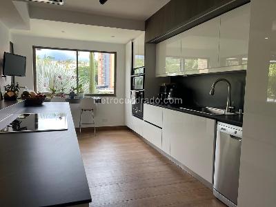 Casa de 4 alcobas en venta en Poblado San Lucas, Medellín, 40 m² · foto 12 de 18