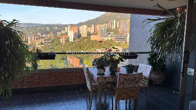 Apartamento de 3 alcobas en venta en Los Balsos, Medellín, 225 m² · foto 6 de 18
