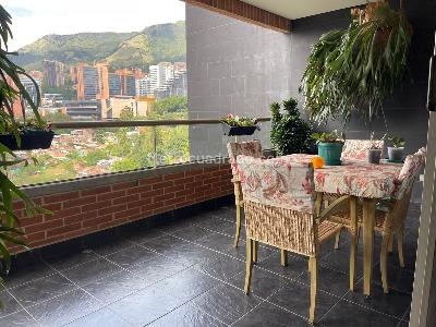 Apartamento de 3 alcobas en venta en Los Balsos, Medellín, 225 m² · foto 4 de 18