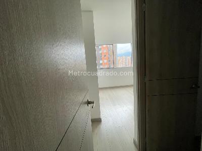Apartamento de 2 alcobas en venta en Loma De Los Mesa, Envigado, 105 m² · foto 10 de 18