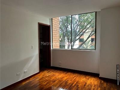 Apartamento de 2 alcobas en venta en Santa Maria, Medellín, 91 m² · foto 4 de 8