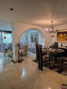 Casa de 3 alcobas en venta en El Poblado Castropol, Medellín, 178 m² · foto 4 de 10