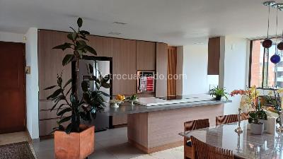 Apartamento de 3 alcobas en venta en Los Balsos, Medellín, 174 m² · foto 2 de 20