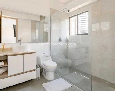 Apartamento de 3 alcobas en venta en El Poblado Los Gonzales, Medellín, 245 m² · foto 10 de 17