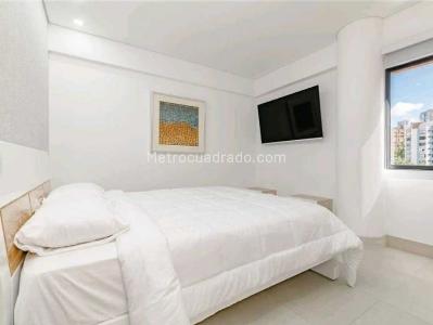 Apartamento de 3 alcobas en venta en El Poblado Los Gonzales, Medellín, 245 m² · foto 13 de 17