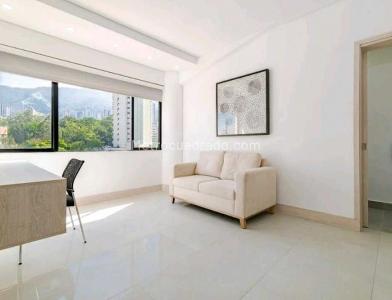 Apartamento de 3 alcobas en venta en El Poblado Los Gonzales, Medellín, 245 m² · foto 3 de 17