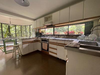 Apartamento de 3 alcobas en venta en El Poblado Oviedo, Medellín, 196 m² · foto 5 de 15