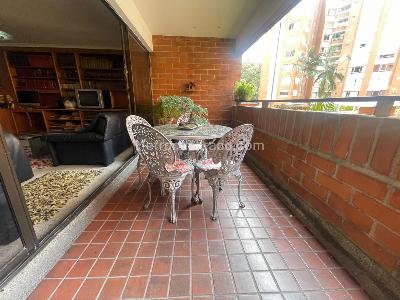 Apartamento de 3 alcobas en venta en El Poblado Oviedo, Medellín, 196 m² · foto 4 de 15