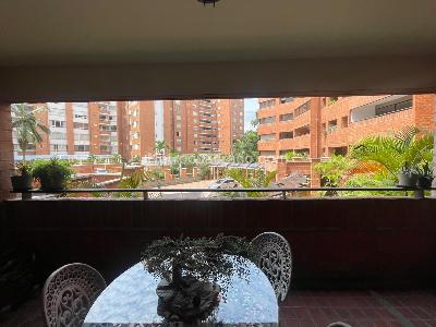 Apartamento de 3 alcobas en venta en El Poblado Oviedo, Medellín, 196 m² · foto 3 de 15