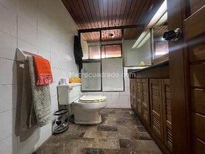 Apartamento de 3 alcobas en venta en El Poblado Oviedo, Medellín, 196 m² · foto 12 de 15