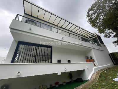 Casa de 4 alcobas en venta en San Antonio De Pereira, Rionegro, 300 m² · foto 2 de 19