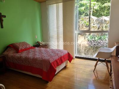 Casa de 4 alcobas en venta en Loma El Atravesado, Envigado, 300 m² · foto 12 de 19