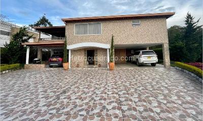 Casa de 5 alcobas en venta en Estacion De Policia, Rionegro, 492 m² · foto 2 de 13