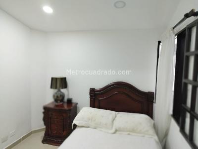 Casa de 5 alcobas en venta en Loma Del Escobero, Envigado, 240 m² · foto 15 de 19
