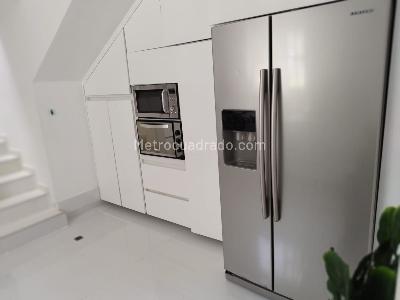 Casa de 5 alcobas en venta en Loma Del Escobero, Envigado, 240 m² · foto 4 de 19