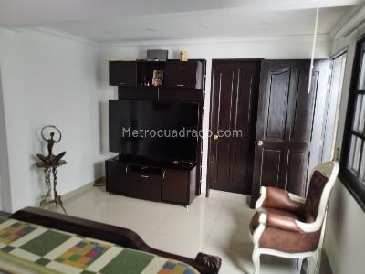 Casa de 5 alcobas en venta en Loma Del Escobero, Envigado, 240 m² · foto 7 de 19