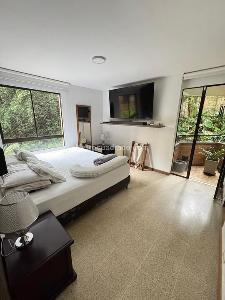 Apartamento de 3 alcobas en venta en El Poblado El Tesoro, Medellín, 128 m² · foto 8 de 9