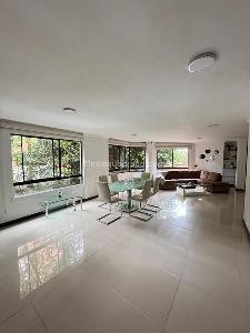 Apartamento de 3 alcobas en venta en El Poblado El Tesoro, Medellín, 128 m² · foto 2 de 9