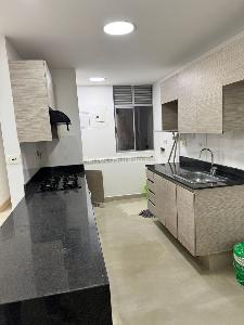 Apartamento de 3 alcobas en venta en Los Balsos No 1, Medellín, 82 m² · foto 2 de 10