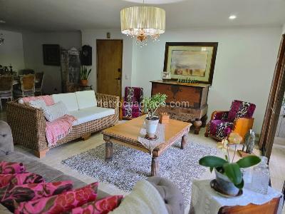 Apartamento de 4 alcobas en venta en El Diamante No 2, Medellín, 226 m² · foto 2 de 13
