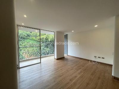 Apartamento de 2 alcobas en venta en Loma De Cumbres, Envigado, 76 m² · foto 3 de 19