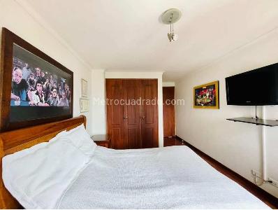 Apartamento de 4 alcobas en venta en Loma Del Campestre, Medellín, 174 m² · foto 4 de 14