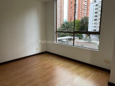 Apartamento de 2 alcobas en venta en El Poblado Santa Maria De Los Angeles, Medellín, 89 m² · foto 4 de 19
