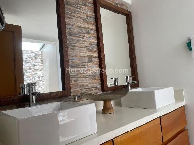 Casa de 3 alcobas en venta en Patio Bonito, Medellín, 45 m² · foto 13 de 20