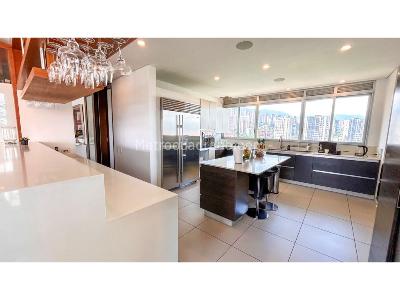 Apartamento de 3 alcobas en venta en Las Lomas, Medellín, 406 m² · foto 4 de 19