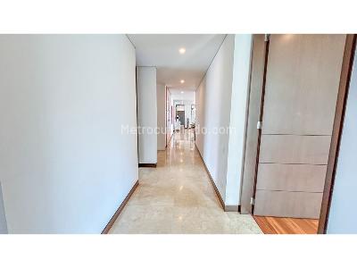 Apartamento de 3 alcobas en venta en Las Lomas, Medellín, 406 m² · foto 9 de 19