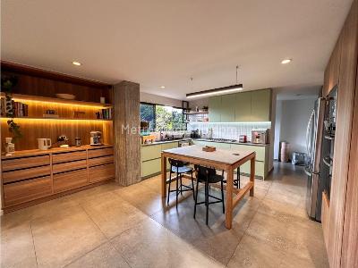 Apartamento en venta en El Tesoro, Medellín · foto 3 de 18