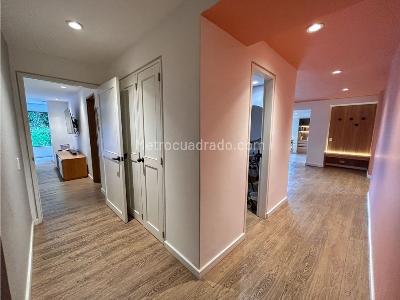 Apartamento en venta en El Tesoro, Medellín · foto 7 de 18