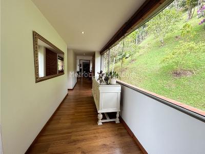 Casa de 3 alcobas en venta en Las Palmas, Medellín, 440 m² · foto 7 de 19