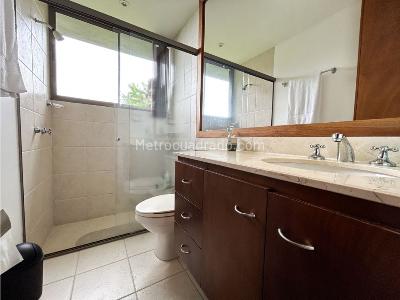 Casa de 3 alcobas en venta en Las Palmas, Medellín, 440 m² · foto 12 de 19