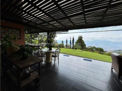 Casa de 3 alcobas en venta en Las Palmas, Medellín, 440 m² · foto 18 de 19