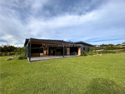 Casa de 4 alcobas en venta en Llanogrande, Rionegro, 400 m² · foto 3 de 18
