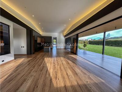 Casa de 4 alcobas en venta en Llanogrande, Rionegro, 400 m² · foto 6 de 18