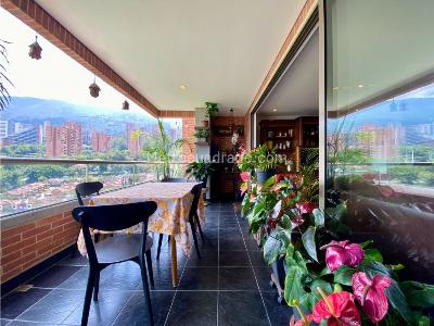 Apartamento en venta en Loma De Los Gonzalez, Medellín · foto 2 de 16