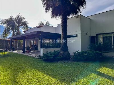 Casa de 3 alcobas en venta en Llanogrande, Rionegro, 300 m² · foto 2 de 20