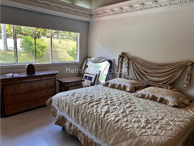 Casa de 3 alcobas en venta en San Lucas, Envigado, 265 m² · foto 10 de 19