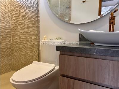 Casa de 3 alcobas en venta en San Lucas, Envigado, 265 m² · foto 13 de 19