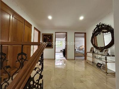 Casa de 3 alcobas en venta en San Lucas, Envigado, 265 m² · foto 18 de 19
