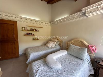 Casa de 3 alcobas en venta en San Lucas, Envigado, 265 m² · foto 19 de 19